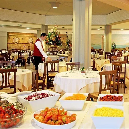 Hotel Fiesta Garden 4*