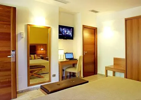 Hotel Fiesta Garden 4*